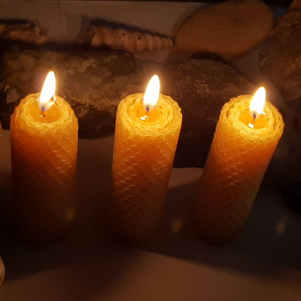 Beeswax Hand Rolled Candle